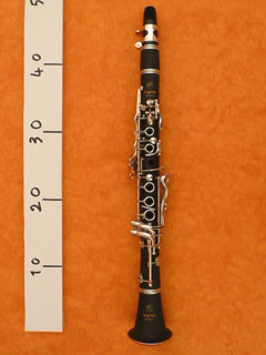 Photo de clarinette en mi bémol. Longueur de l'instrument, seulement 50cm!