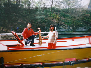 Marie-Anne Marquis et Philippe Lamusse sur le pont du chalutier en 1989
